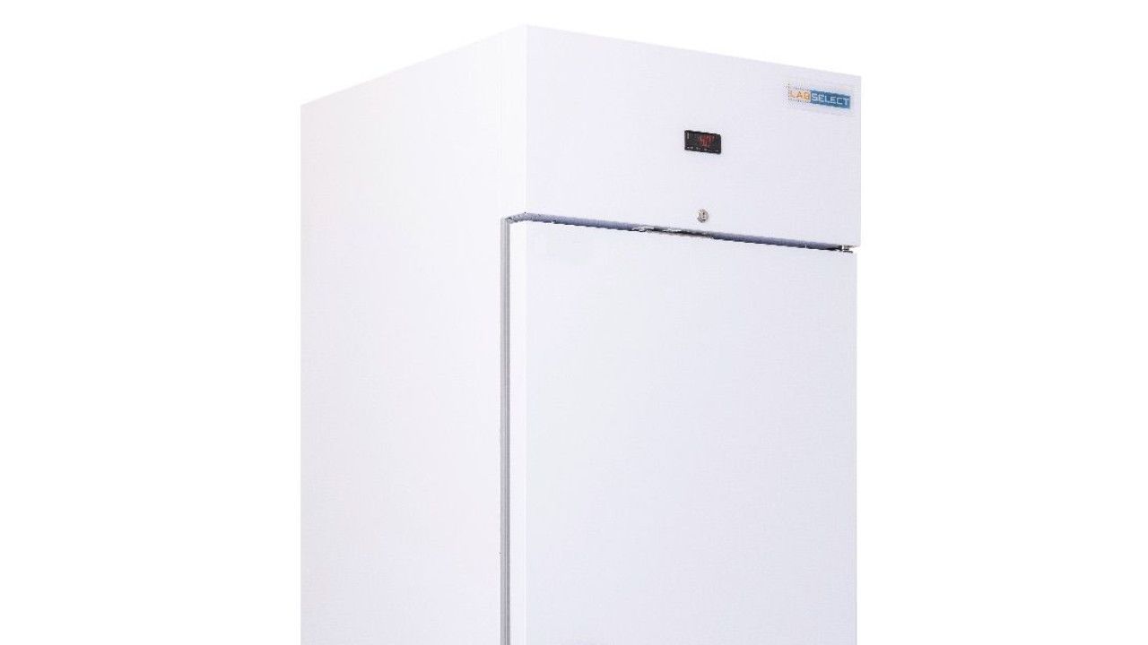 Labselect freezer with solid door